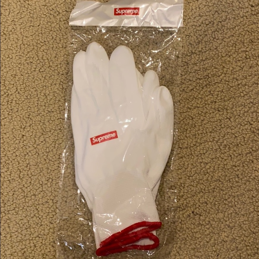 NIB Authentic Supreme Rubberized Gloves